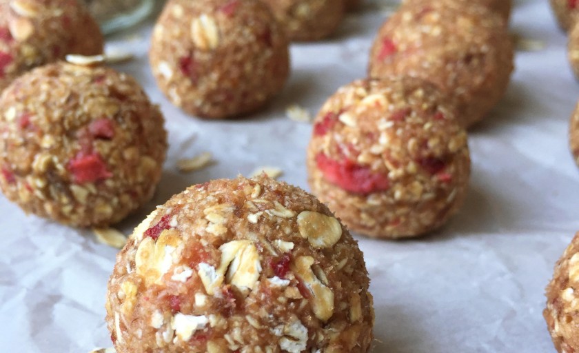 Raw Strawberry Oat Balls